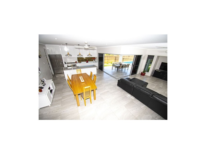 17 Grangewood Avenue, Richmond QLD 4740