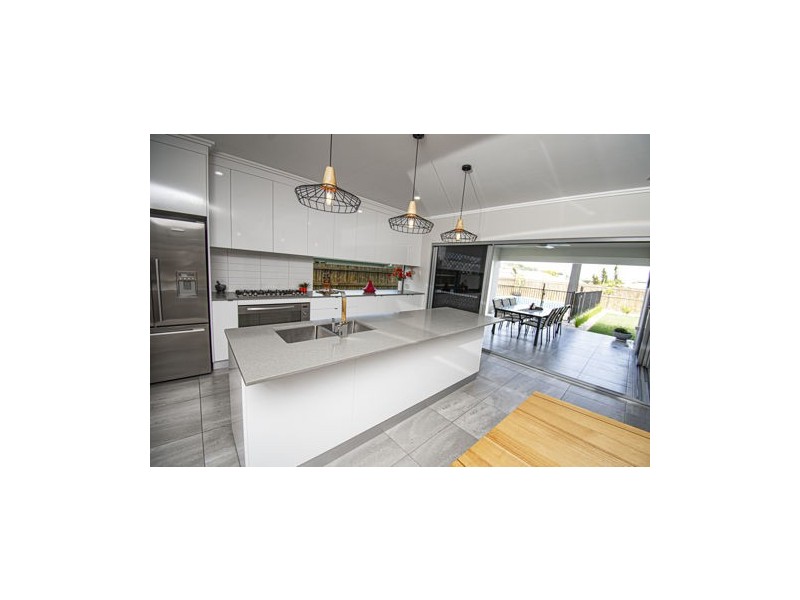 17 Grangewood Avenue, Richmond QLD 4740