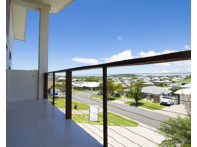 47 DOUGLAS CRESCENT, Rural View QLD 4740