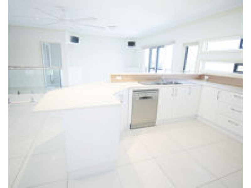 47 DOUGLAS CRESCENT, Rural View QLD 4740