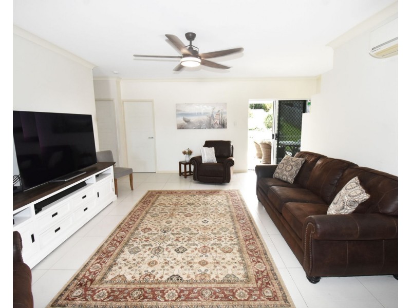 47 DOUGLAS CRESCENT, Rural View QLD 4740