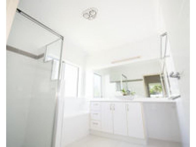 47 DOUGLAS CRESCENT, Rural View QLD 4740