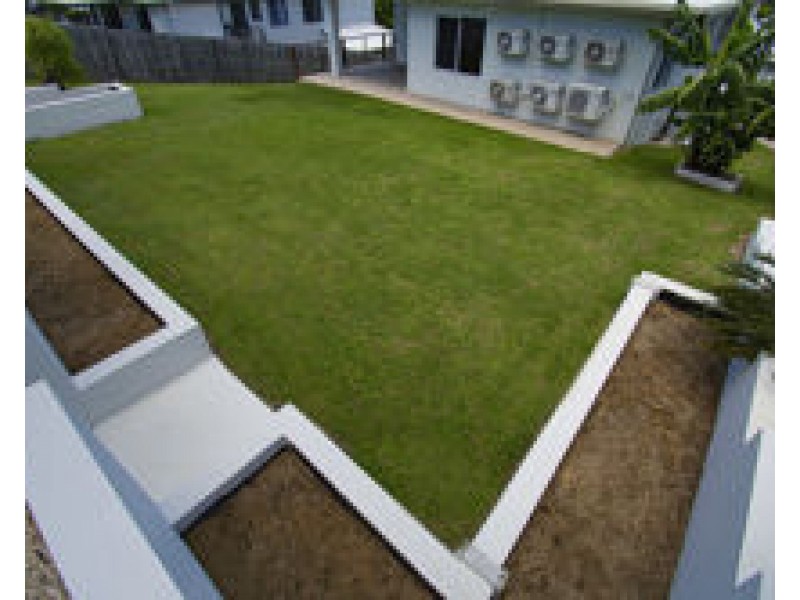 47 DOUGLAS CRESCENT, Rural View QLD 4740