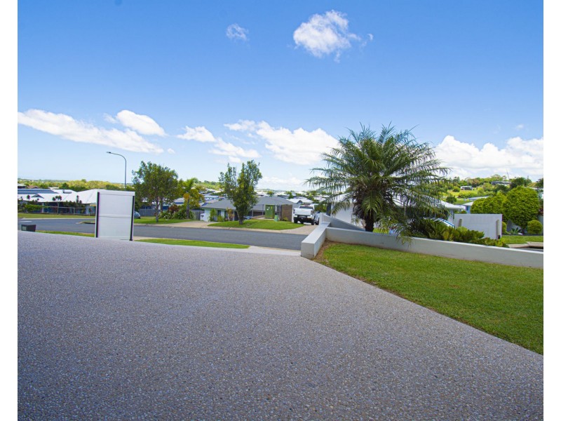 47 DOUGLAS CRESCENT, Rural View QLD 4740