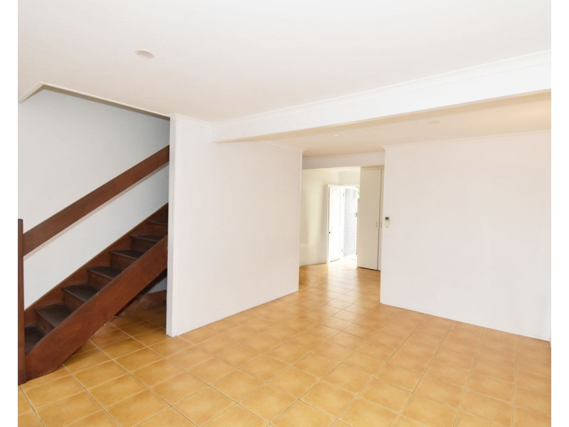 48 Pacific Esplanade, Slade Point QLD 4740