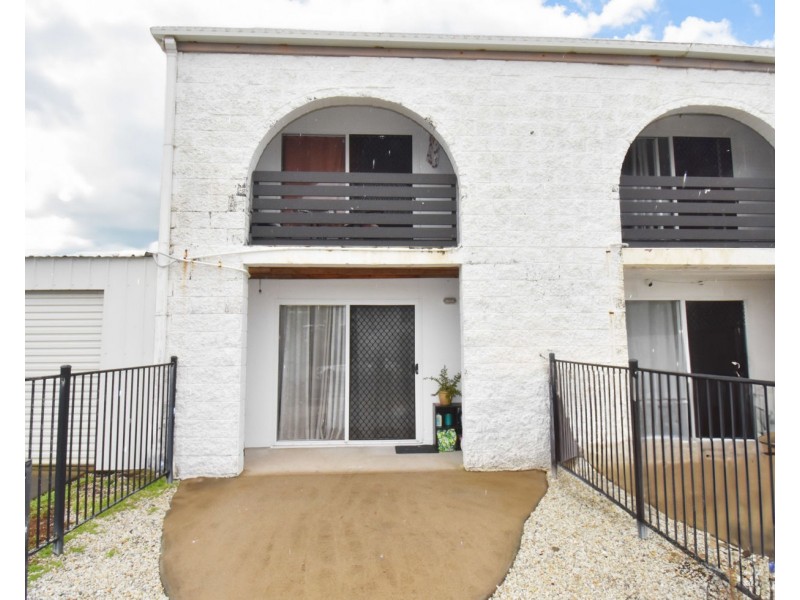 48 Pacific Esplanade, Slade Point QLD 4740