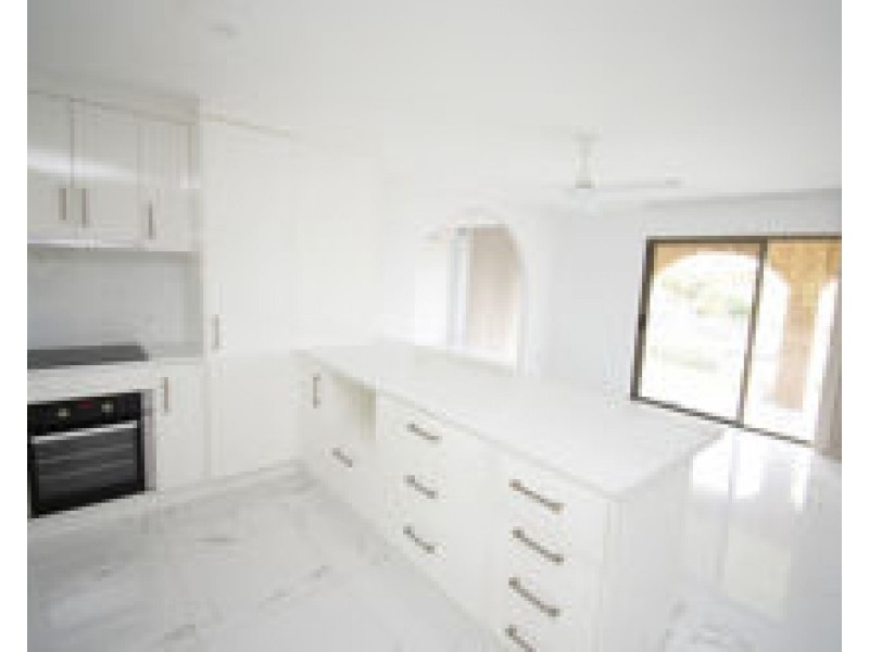 1 Knight Street, Mount Pleasant QLD 4740