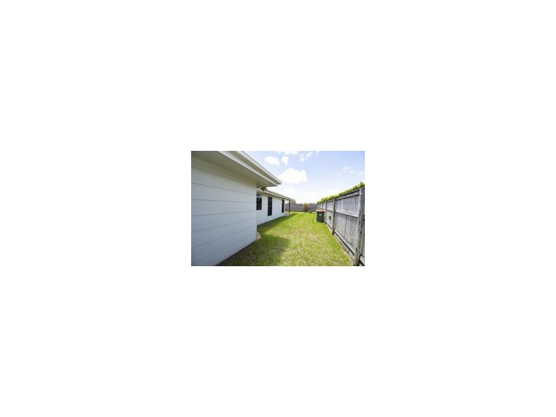 35 Sonoran St, Rural View QLD 4740