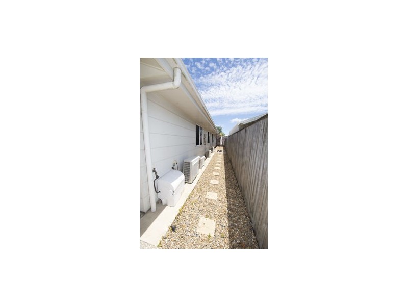 35 Sonoran St, Rural View QLD 4740
