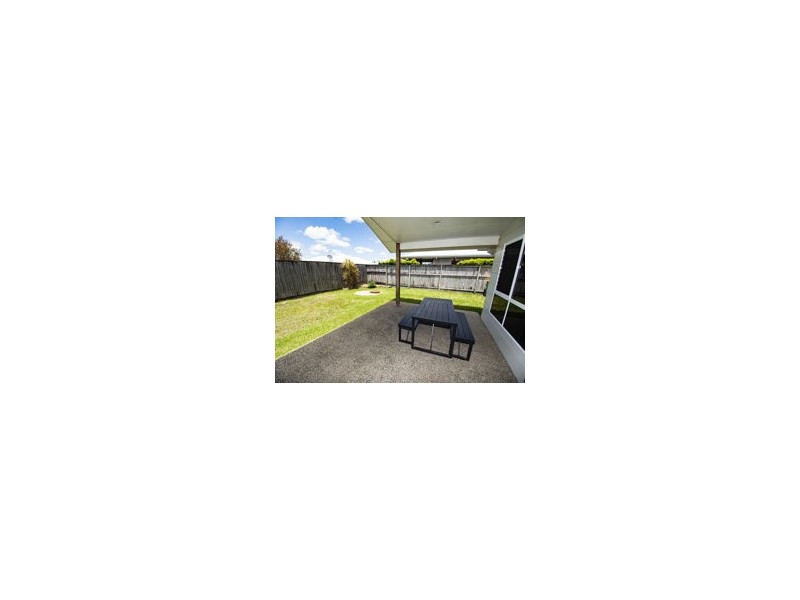 35 Sonoran St, Rural View QLD 4740
