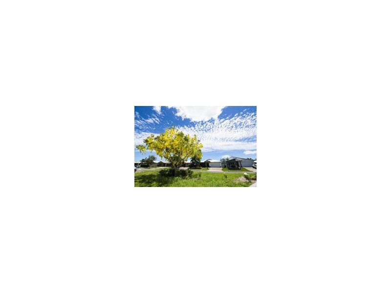 35 Sonoran St, Rural View QLD 4740