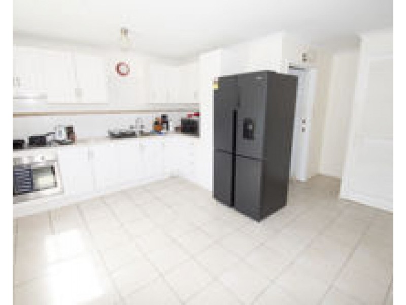1/76 Pacific Esplanade, Slade Point QLD 4740