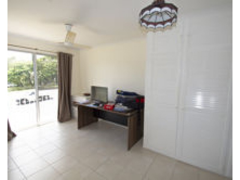 1/76 Pacific Esplanade, Slade Point QLD 4740