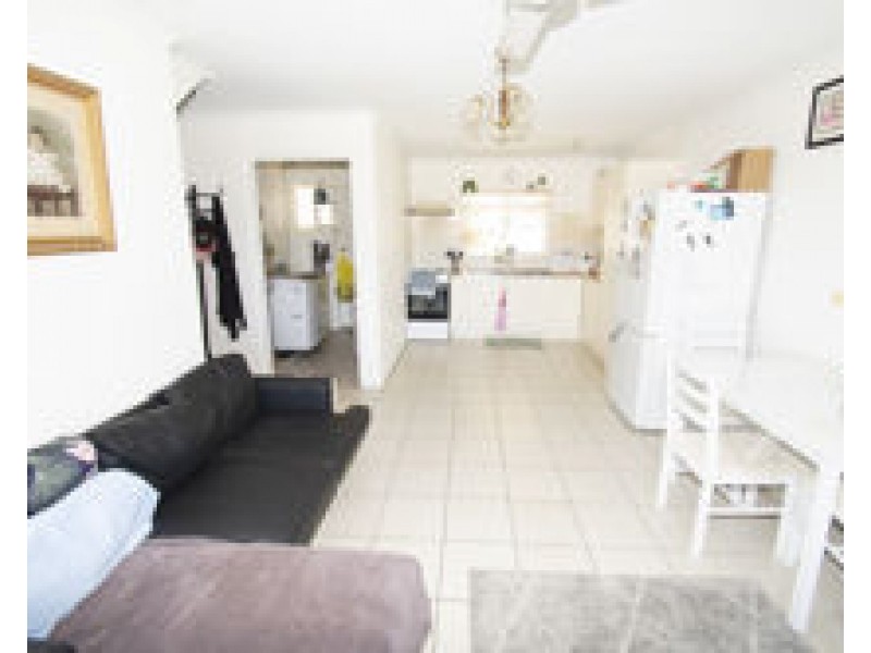 1/76 Pacific Esplanade, Slade Point QLD 4740