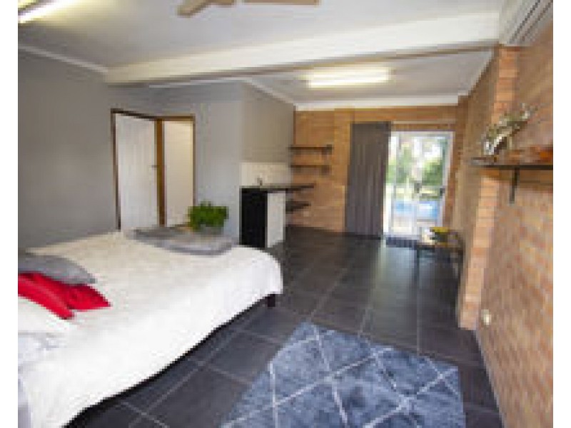 35-37 McMahon Street, Andergrove QLD 4740
