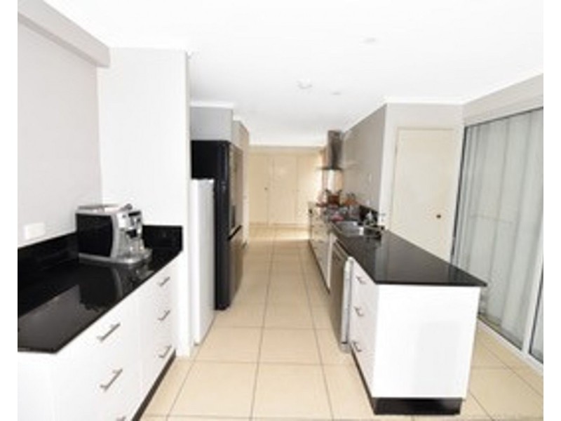 1/48 Pacific Esplanade, Slade Point QLD 4740