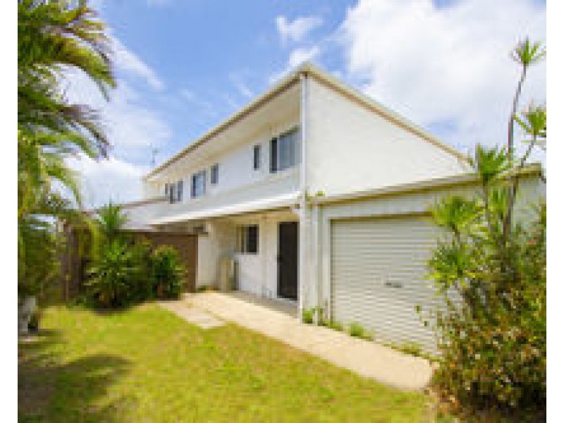 3/48 Pacific Esplanade, Slade Point QLD 4740