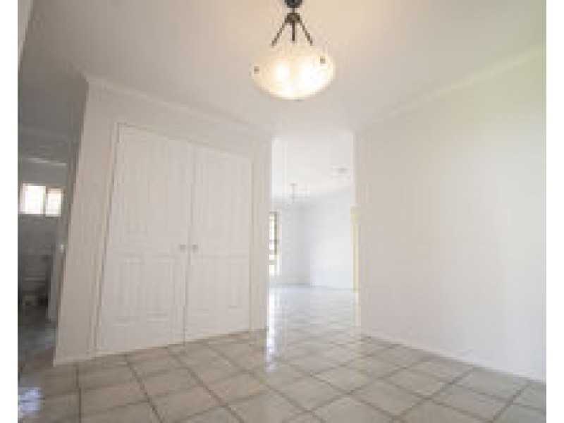 19 Denham Cescent, Rural View QLD 4740