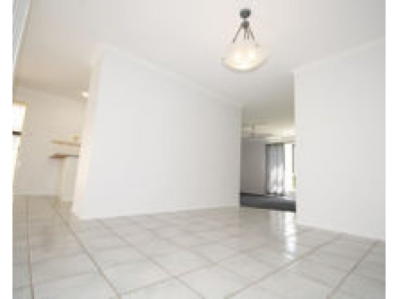 19 Denham Cescent, Rural View QLD 4740