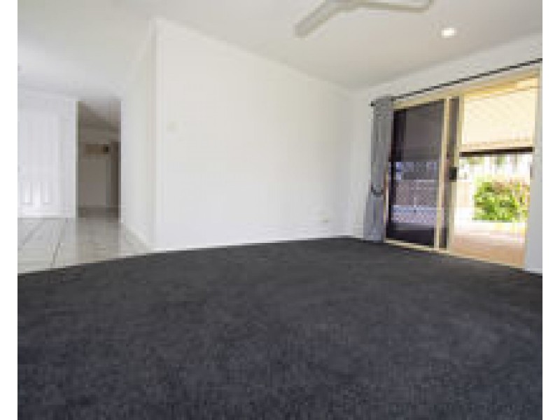 19 Denham Cescent, Rural View QLD 4740