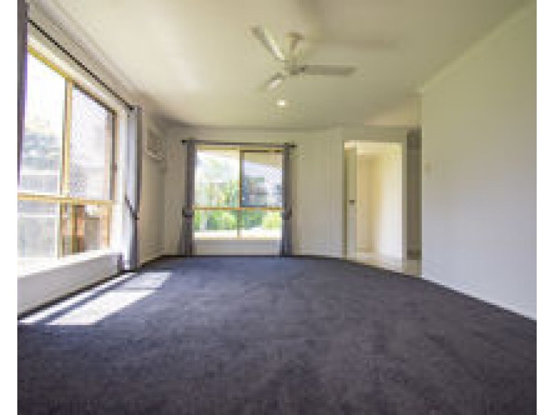 19 Denham Cescent, Rural View QLD 4740