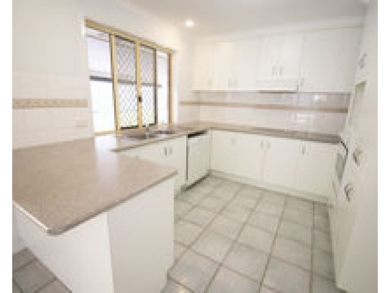 19 Denham Cescent, Rural View QLD 4740