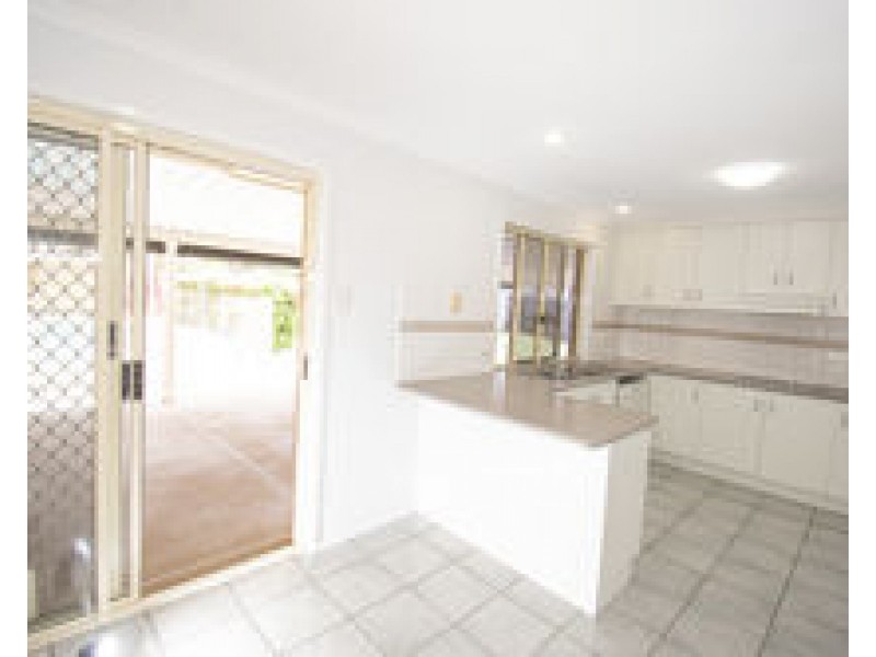 19 Denham Cescent, Rural View QLD 4740