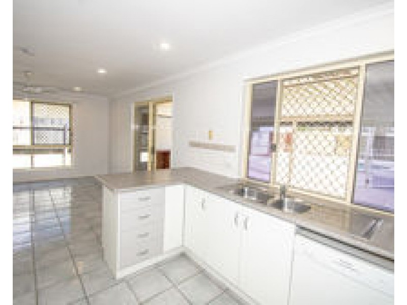 19 Denham Cescent, Rural View QLD 4740