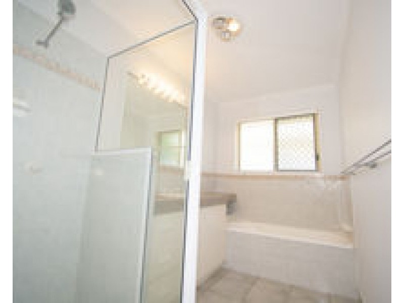 19 Denham Cescent, Rural View QLD 4740
