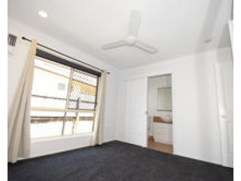 19 Denham Cescent, Rural View QLD 4740