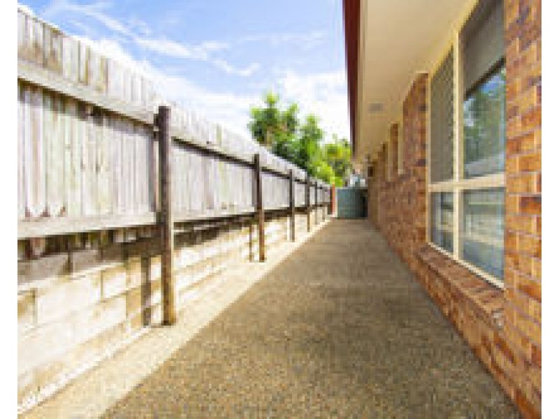 19 Denham Cescent, Rural View QLD 4740