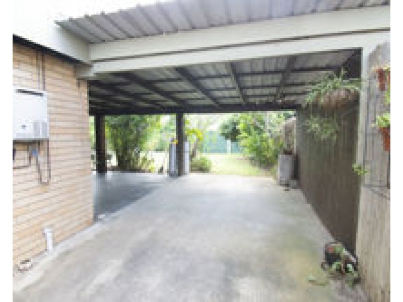 32 Peak Downs Highway, Walkerston QLD 4751