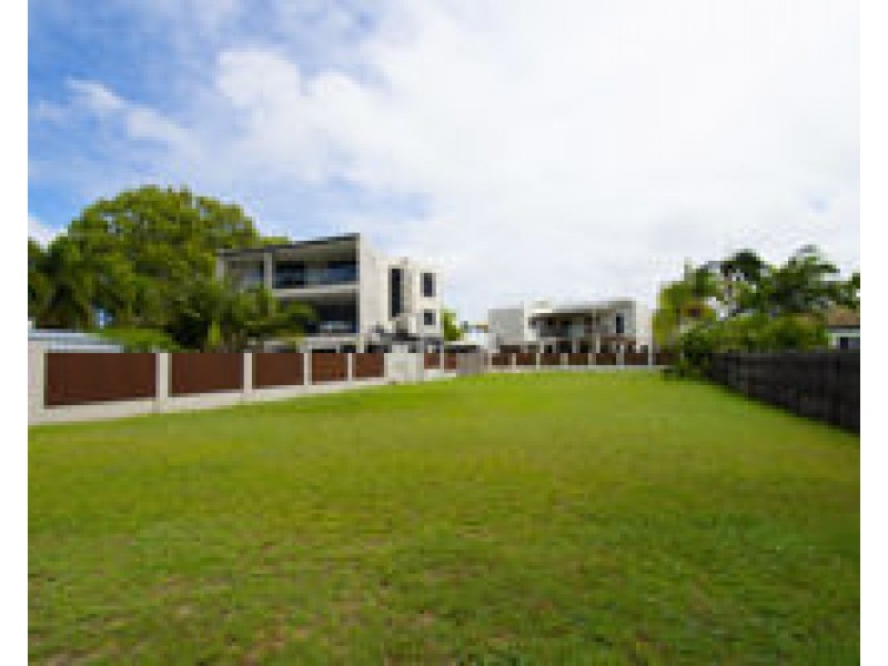 9 Pitt Street, Blacks Beach QLD 4740