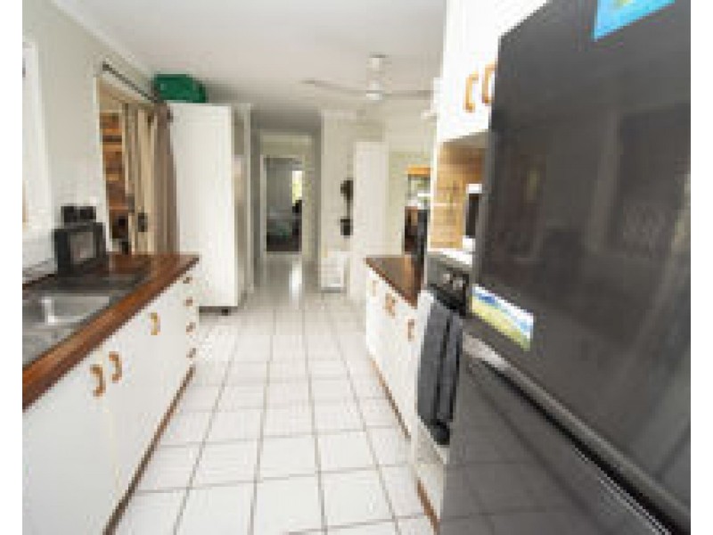 17 Edinburgh Place, Beaconsfield QLD 4740