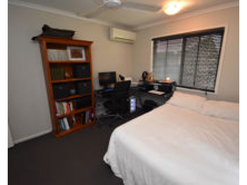 17 Edinburgh Place, Beaconsfield QLD 4740