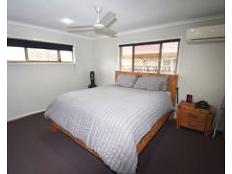 17 Edinburgh Place, Beaconsfield QLD 4740
