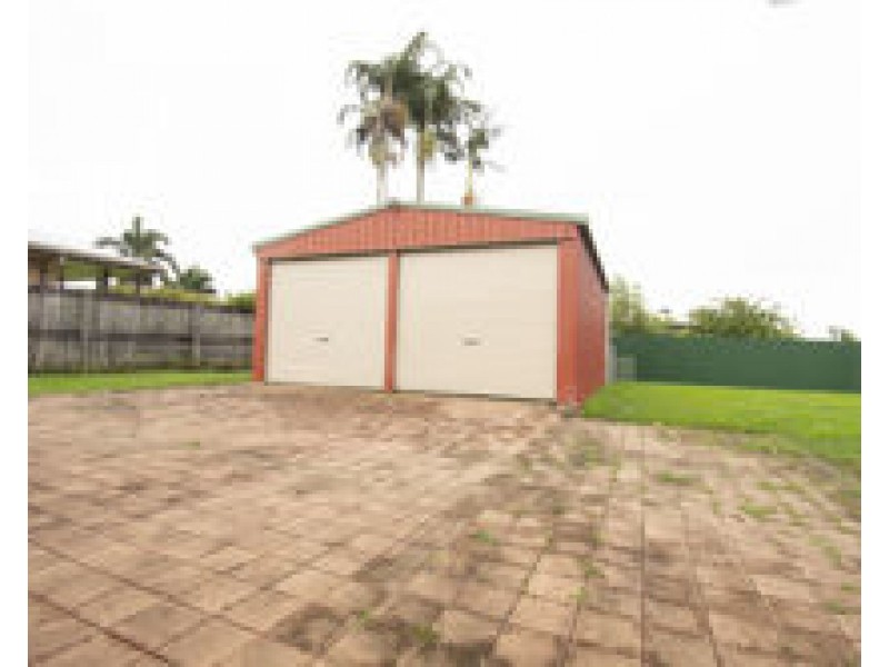 17 Edinburgh Place, Beaconsfield QLD 4740