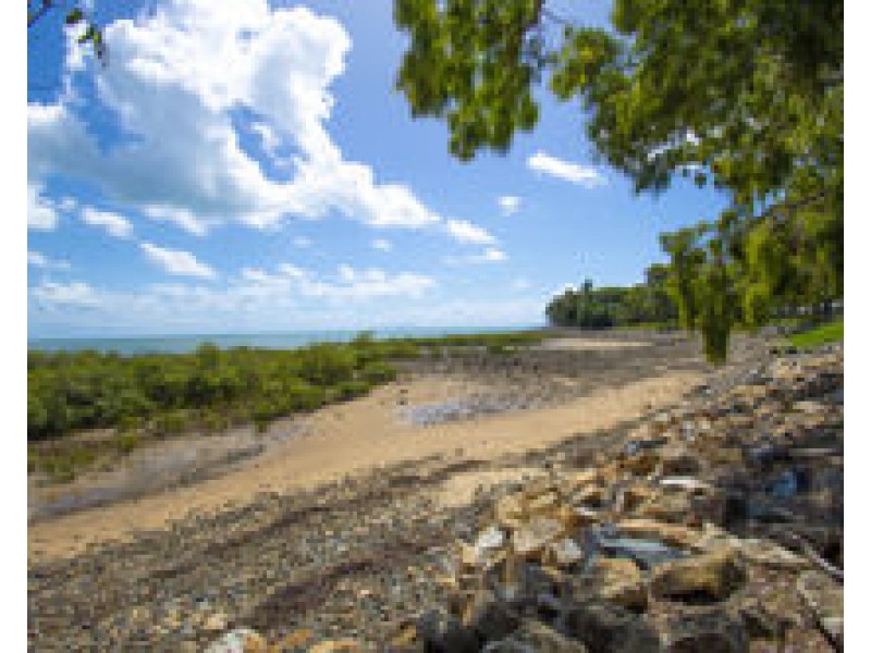 41 Slade Esplanade, Slade Point QLD 4740