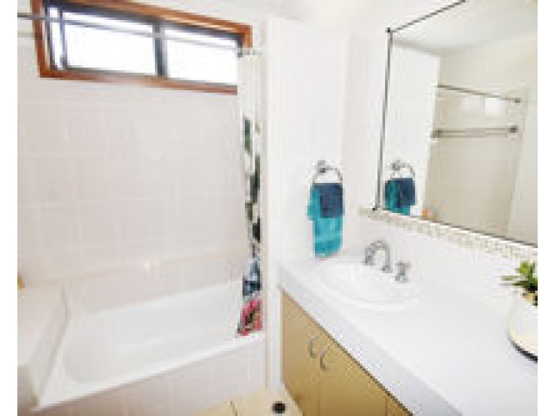 8/9 Homestead Bay Avenue, Bucasia QLD 4750