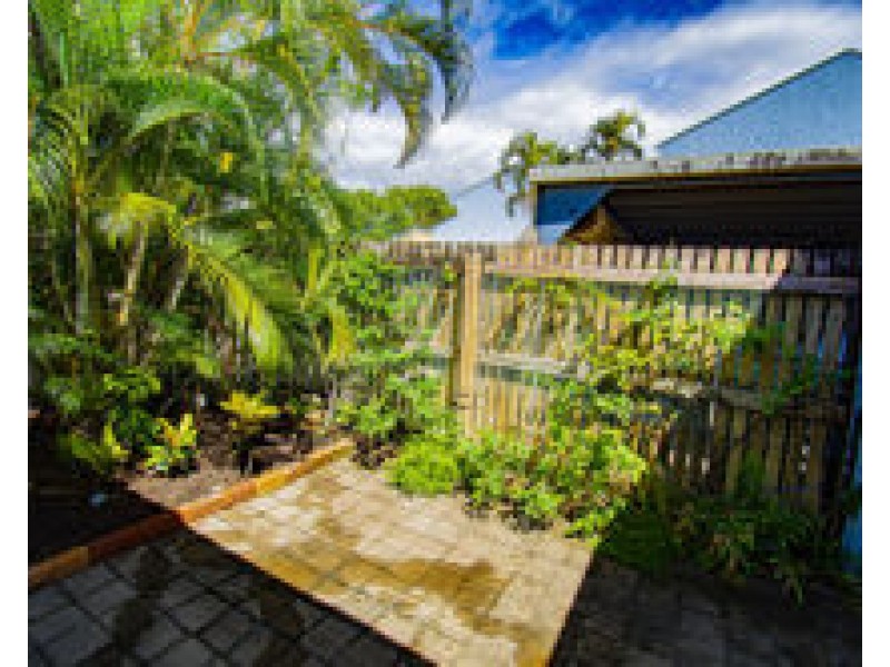 8/9 Homestead Bay Avenue, Bucasia QLD 4750