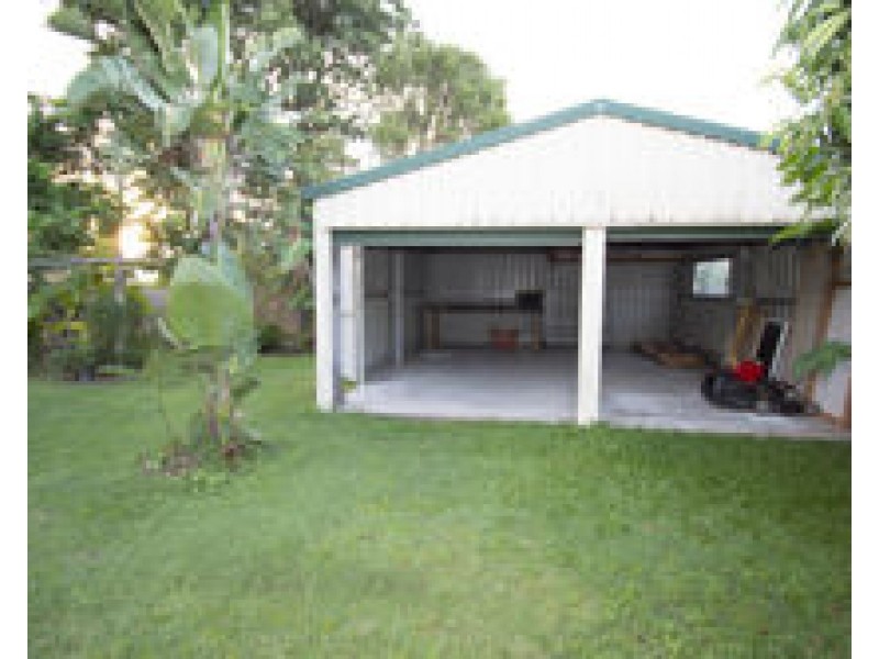 32 Peak Downs Highway, Walkerston QLD 4751