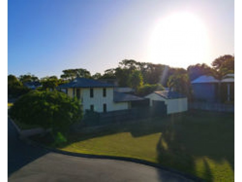 12 4 Bourke Street, Blacks Beach QLD 4740