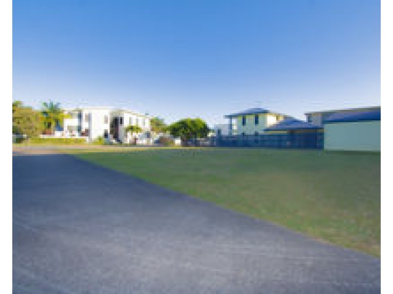 12 4 Bourke Street, Blacks Beach QLD 4740