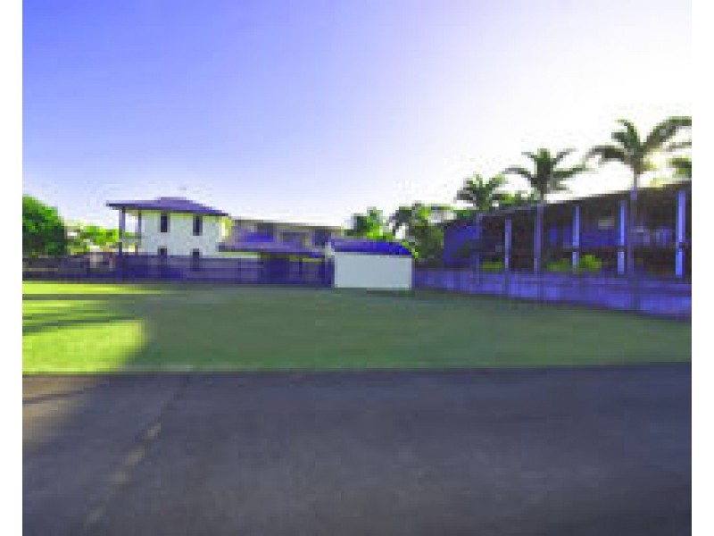 12 4 Bourke Street, Blacks Beach QLD 4740