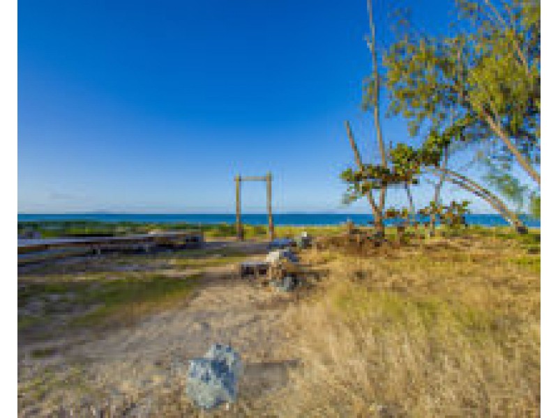 12 4 Bourke Street, Blacks Beach QLD 4740