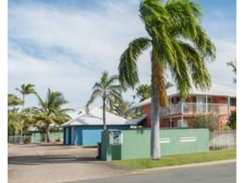 2 17 Beach Road, Dolphin Heads QLD 4740