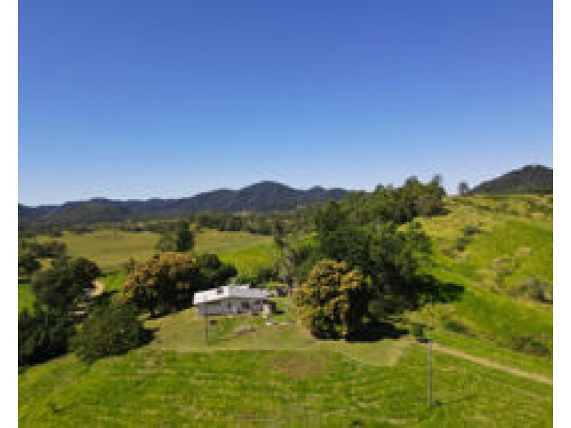 142 Argents Road, Mount Charlton QLD 4741