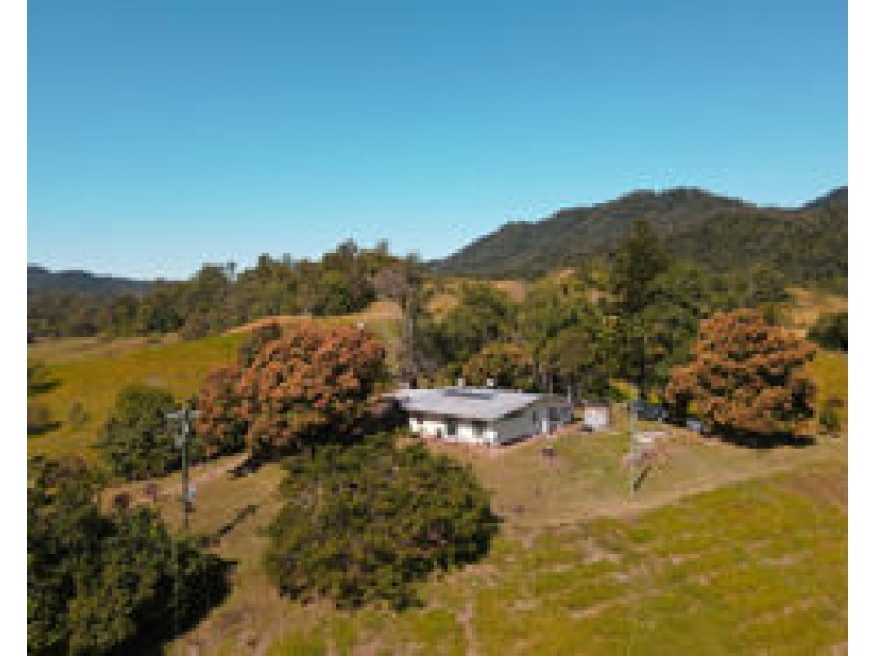 142 Argents Road, Mount Charlton QLD 4741
