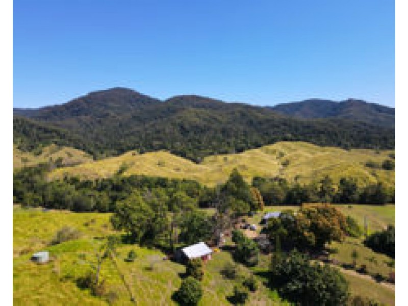 142 Argents Road, Mount Charlton QLD 4741
