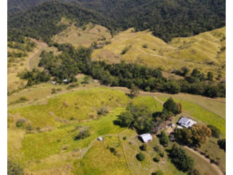 142 Argents Road, Mount Charlton QLD 4741
